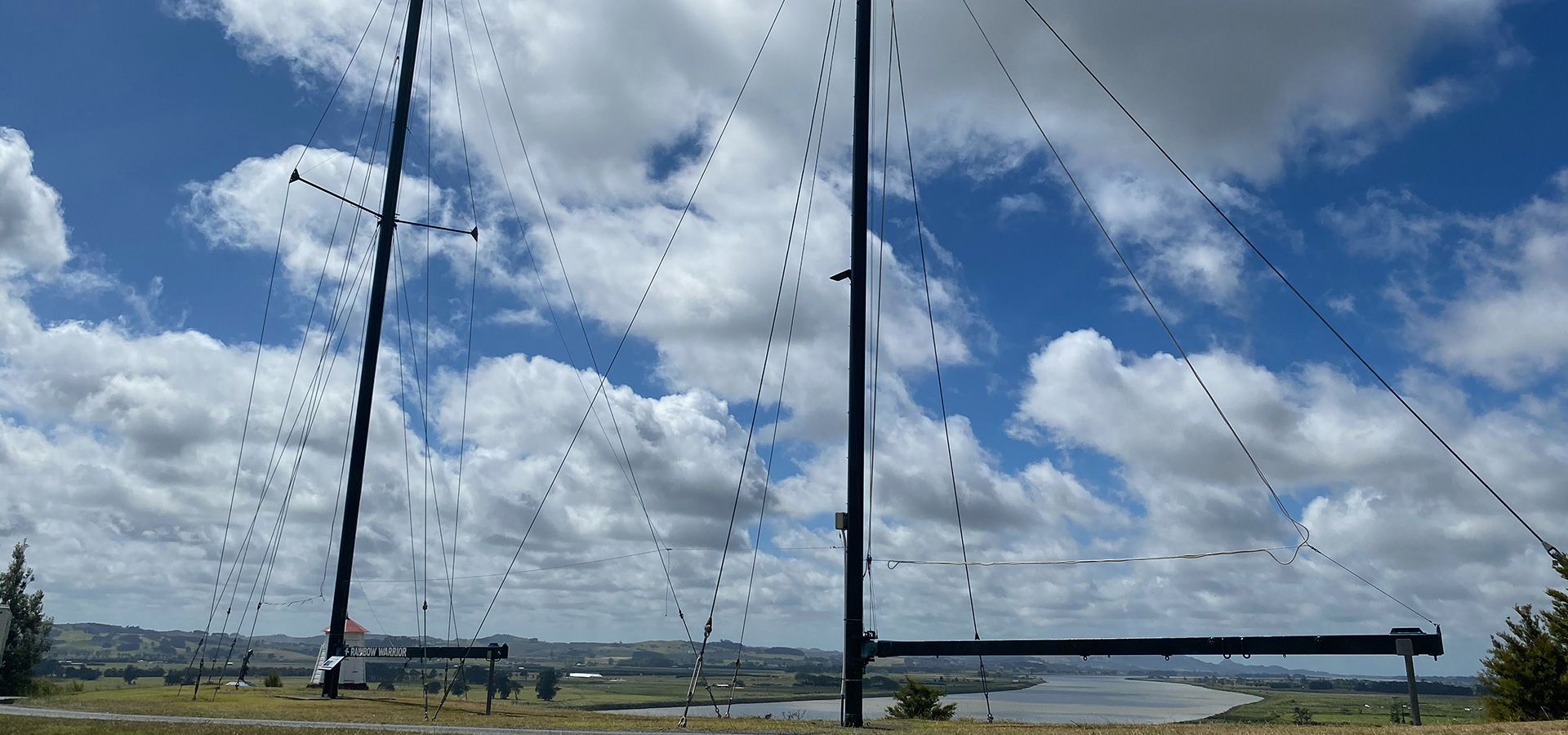 Rainbow Warrior masts